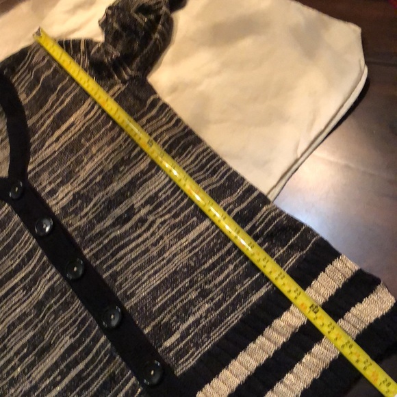 Sportsworks Studio Color block metallic gold threaded in black long cardigan - Picture 13 of 13